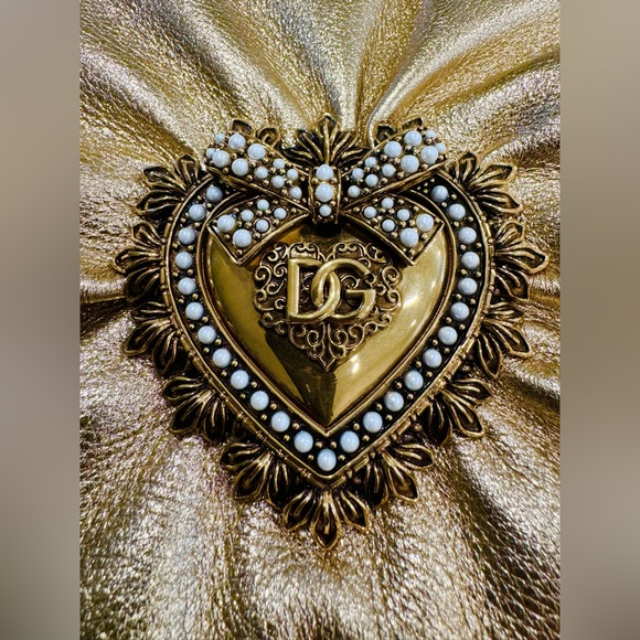 Dolce and Gabbana Medium foiled calfskin Devotion Soft Cluch Bag - Picture 6 of 16